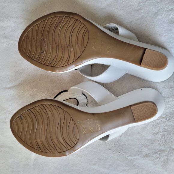 LUCA FERRI White Sandals with Gold Accent Size 7 - Picture 7 of 8